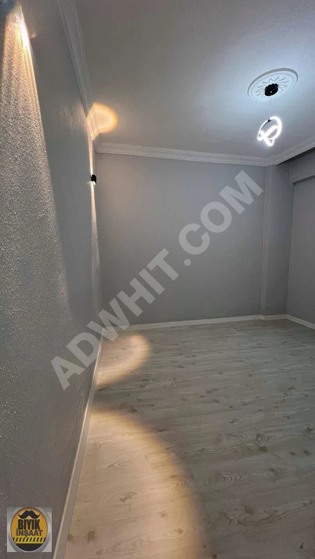 Apartment with housing permit without fees next to Papatya Evleri in the Hürriyet neighborhood