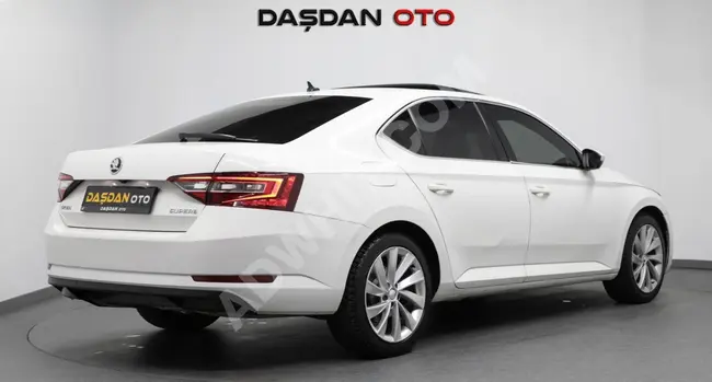 سيارة Skoda SuperB - سقف زجاجي - 4 مقاعد تدفئة - صندوق كهربائي - دخول ذكي