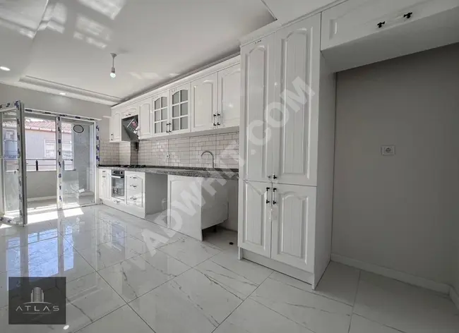 Duplex apartment for sale 4+2 with a luxurious area of 225 square meters in Şirinevler