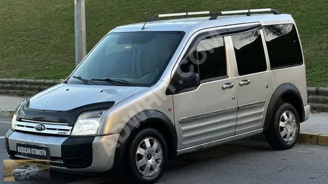 Ford Tourneo Connect car is very clean and requires no expenses.