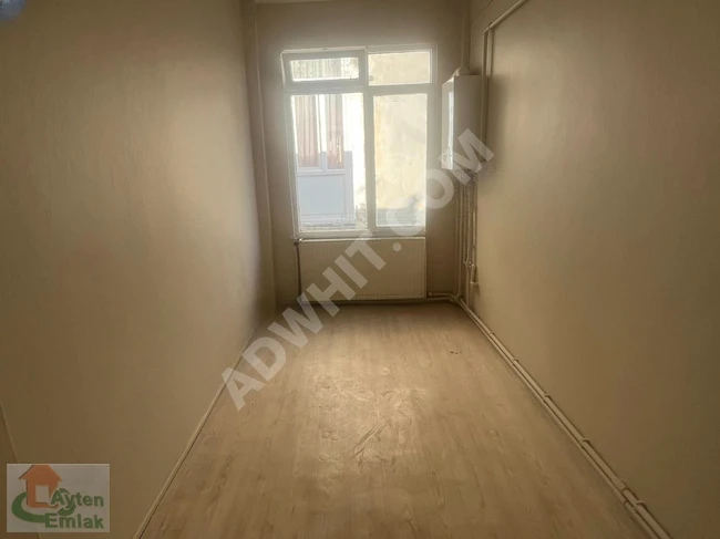 2+1 apartment of 75m2 on the third floor, elegant, opposite MARMARAY in Bakırköy Yenimahalle