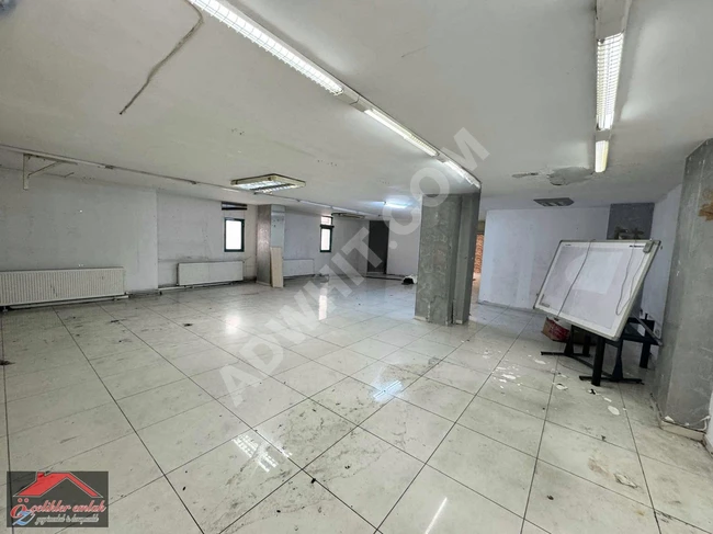 For rent: A building consisting of 3 floors with an area of 750 square meters in Zeytinburnu Sommer near the train line, suitable for all types of businesses.