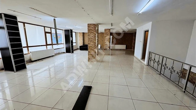 For rent: A building consisting of 3 floors with an area of 750 square meters in Zeytinburnu Sommer near the train line, suitable for all types of businesses.