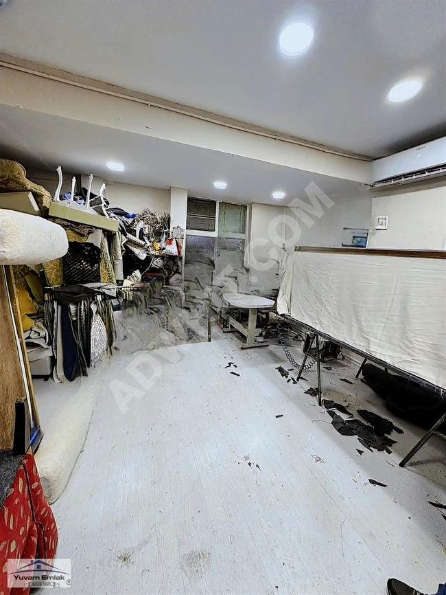 A 30m² shop with two toilets on Yücetarla Street - from Yuvam Emlak Bakırköy