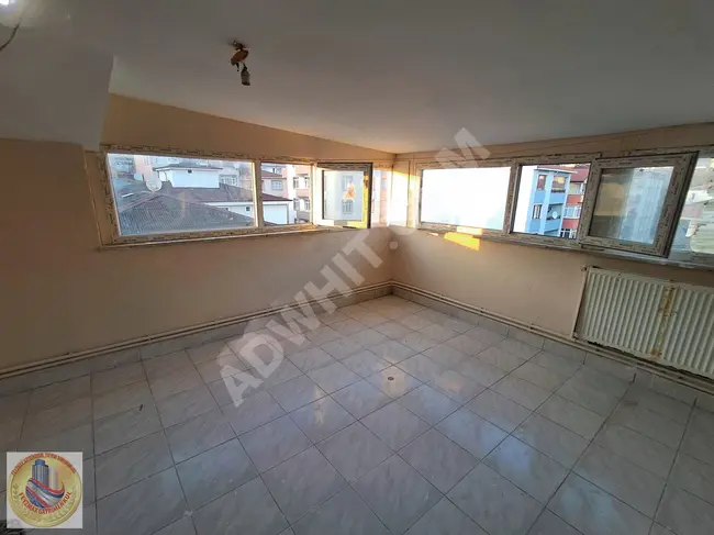 In the AYDINTEPE area in TUZLA, the top floor in a 5-storey building with a land area of 150 square meters, with a title deed.