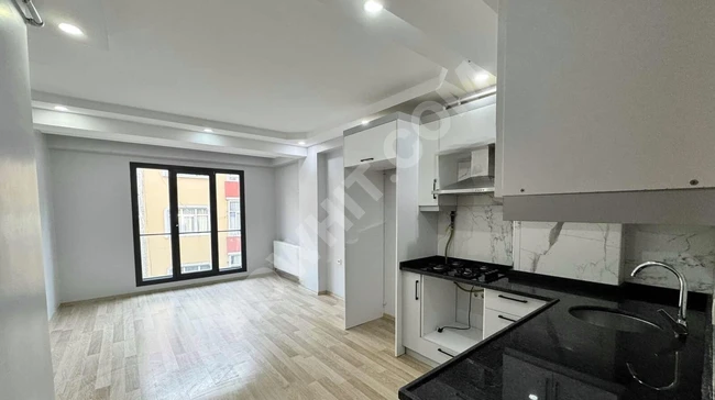 2+1 villa with an area of 72 square meters featuring an American kitchen, 3 years old, located in Zeytinburnu Yeşiltepe.