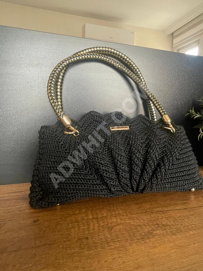 Women's handbag with artistic touches