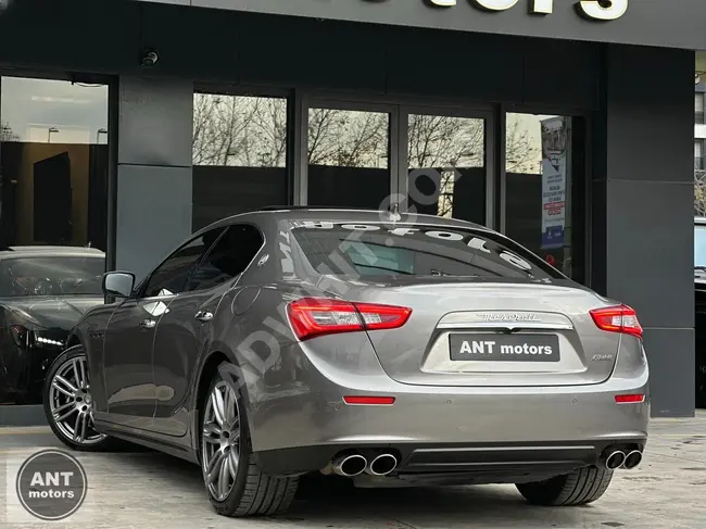 MASERATI GHIBLI 3.0D موديل 2015 من الوكيل بدون حوادث+ دخول والتشغيل بدون مفتاح+ نظامHARMAN9+ تدفئة