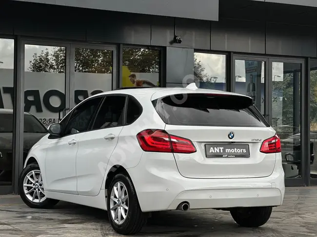 BMW 216d ACTIVE TOURER موديل 2015 + سقف زجاجي بانورامي+ مصابيح زينون+ كاميرا رؤية خلفية