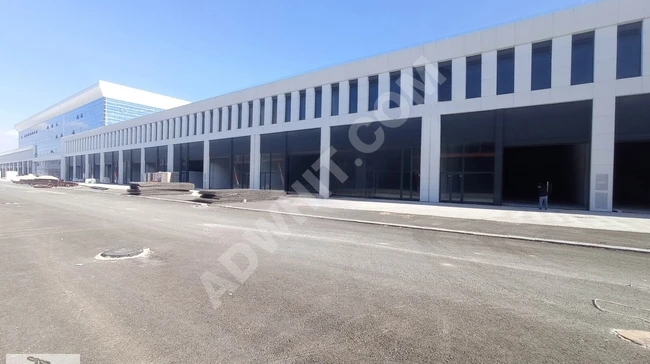 A commercial warehouse with an area of 320 square meters for rent in the Demir Ekosan Sanayi complex.