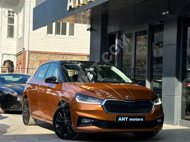 SKODA FABIA 1.0 TSI PREMIUM موديل 2022 + اضاءة ليد تكيفي +جنوط 17+ لون مزدوج + كاملة التجهيز