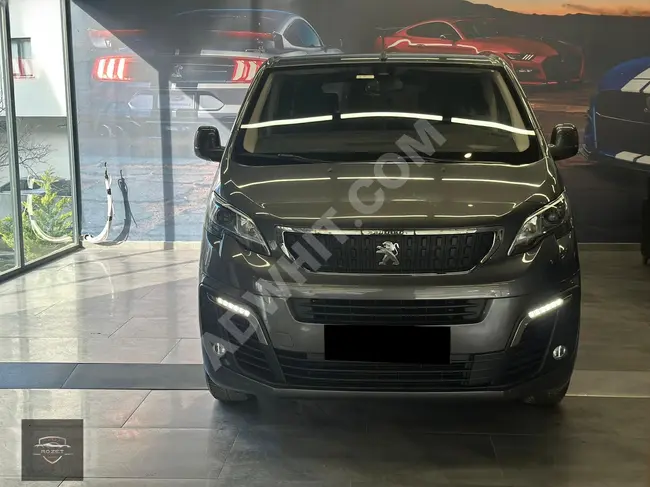 فان برخصة السيارة 2020 PEUGEOT EXPERT TRAVELLER 8+1