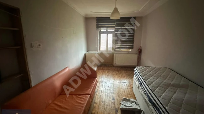 Furnished apartment with a balcony within walking distance to the metro for rent from Selçuk Emlak.