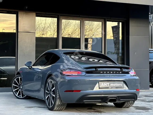 PORSCHE 718 CAYMAN GTS + نظام صوت BURMESTER +SPORT CHRONO بدون عيوب من الوكيل