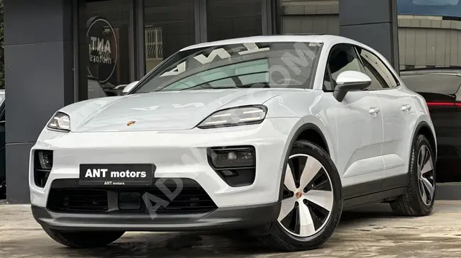 PORSCHE MACAN4 SPORT CHRONO model 2024 from the dealer + glass roof + BOSE sound system + passenger screen