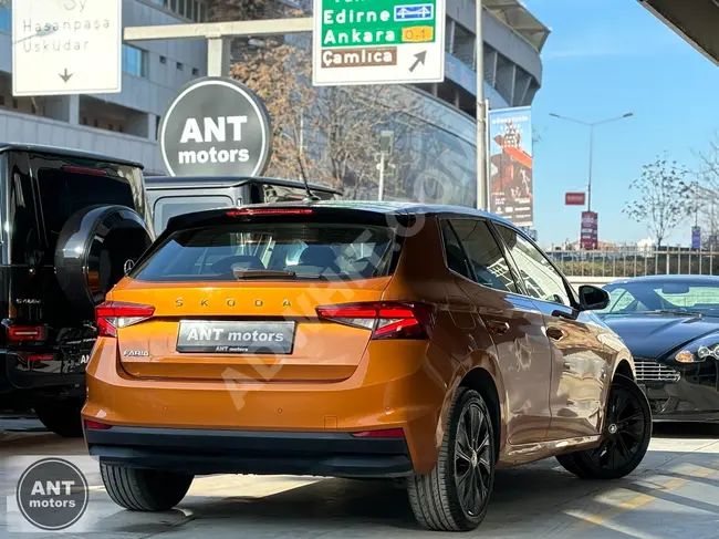 SKODA FABIA 1.0 TSI PREMIUM موديل 2022 + اضاءة ليد تكيفي +جنوط 17+ لون مزدوج + كاملة التجهيز