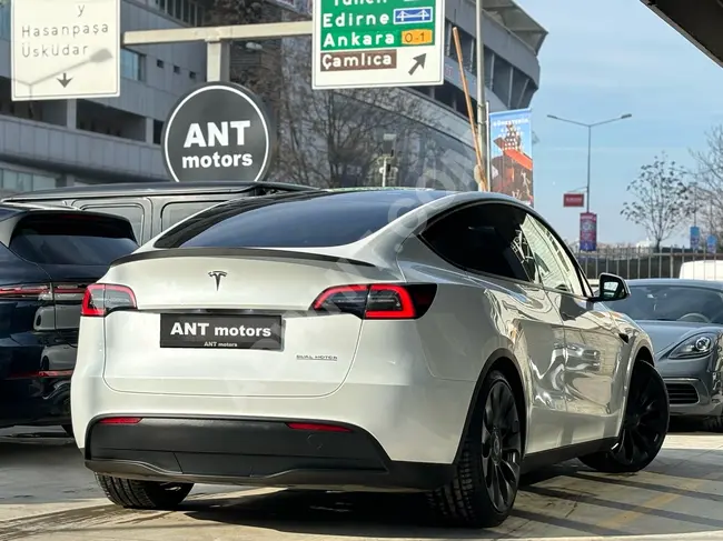 Tesla Model Y Performance Model 2023 without defects + Driver Assistance + White Leather + 21-inch Wheels