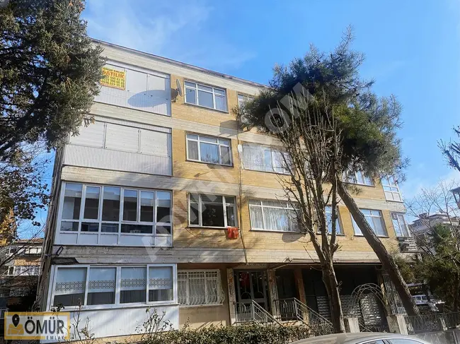 Apartment for sale 3+1, 120 square meters, on the third and top floor - suitable for investment next to Ömür Complex in Bahçelievler.