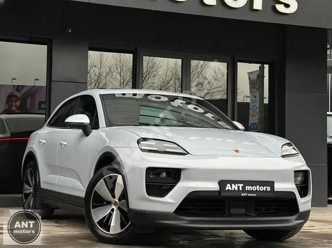 PORSCHE MACAN4 SPORT CHRONO موديل 2024 من الوكيل + سقف زجاجي+ نظام صوت BOSE+ شاشة راكب