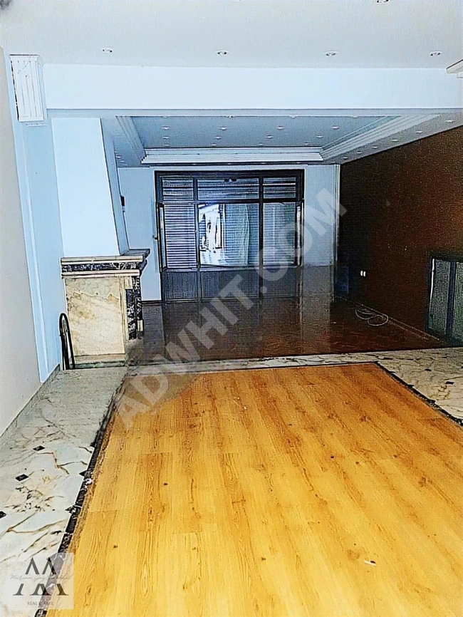 Bakırköy Basınköyde mustakiI tadında tripleks Villa 3+1- 220 m2