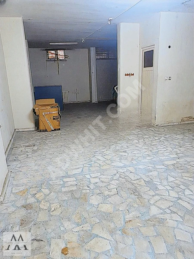 Warehouse for rent with an area of 350 square meters in Küçükçekmece tepeüstü