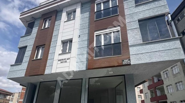 A complete building with 3 floors for sale opposite BAĞCILAR Hospital in GÜNGÖREN.