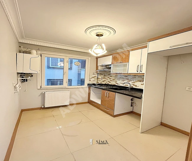 Apartment near the Metrobus for urgent sale.. in Istanbul at an attractive price.