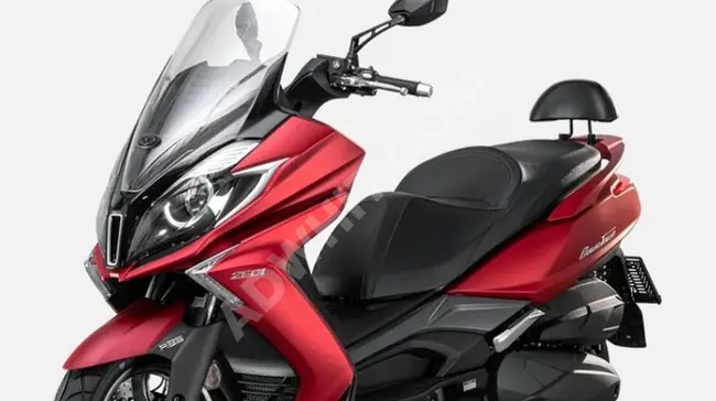 دراجة نارية Kymco Downtown 250i موديل 2024