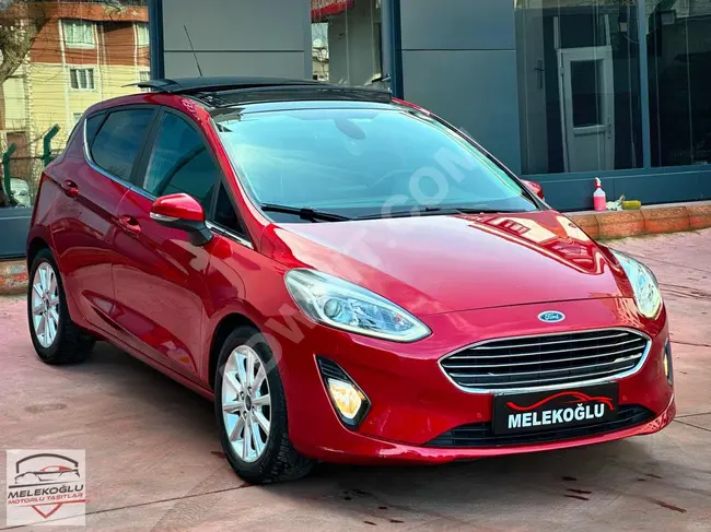 Ford Fiesta طلب خاص بسقف زجاجي،   أوتوماتيك الأكثر تجهيزًا.