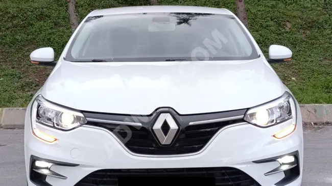 سيارة Renault Megane موديل 2023 بلا عيوب، بدون طلاء، بمسافة "22 ألف كم".