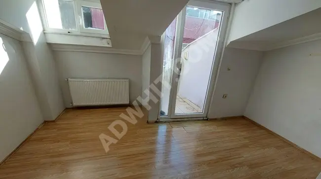 2+1 apartment for rent. With an area of 75 m² and a terrace, it is a 13-minute walk to the metro.