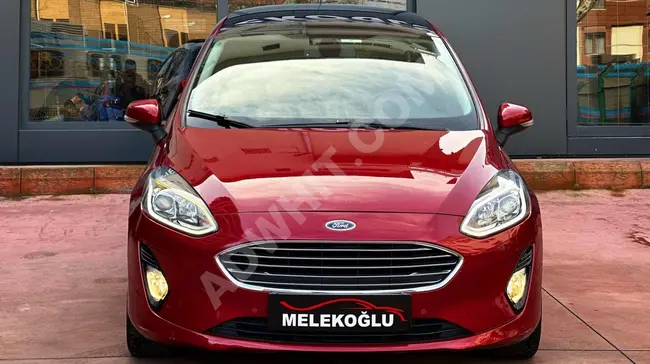 Ford Fiesta طلب خاص بسقف زجاجي،   أوتوماتيك الأكثر تجهيزًا.