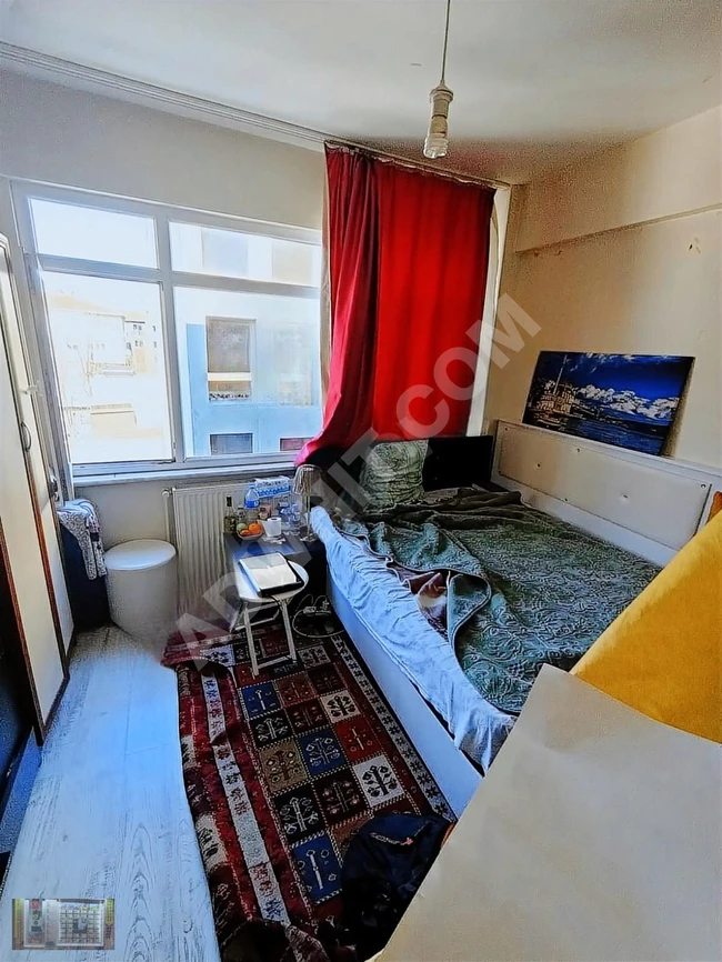 1+1 apartment, with an area of 60 square meters, two facades, on the third floor in Fatihfindikzade Mollagurani