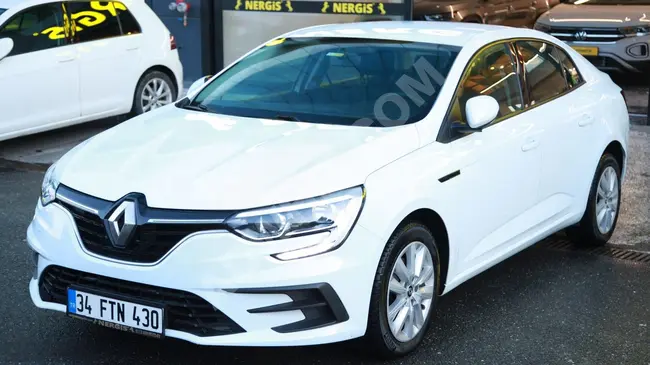 سيارة Renault Megane بدون طلاء بصيانة لدى الوكيل، 19 ألف كم فاتورة  مشمولة20% ضريبة القيمة المضافة منNERGİSOTOMOTİV