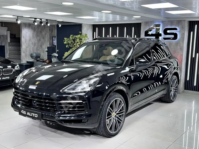 سيارة PORSCHE CAYENNE 3.0 موديل 2020 - 4K تدفئة مقاعد + CHRONO + شاشة عرض رأسية