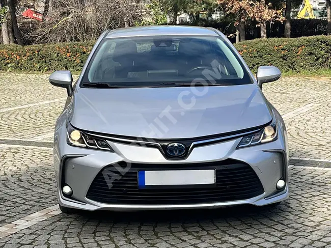 سيارة TOYOTA_COROLLA_HYBRİD موديل 2020 بدون تغيير بمسافة 70 ألف كم