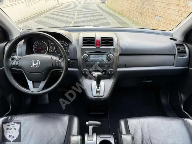 سيارة HONDA CR-V EXECUTIVE 4x4 موديل 2009 - سقف زجاجي بمسافة 117,000 كم