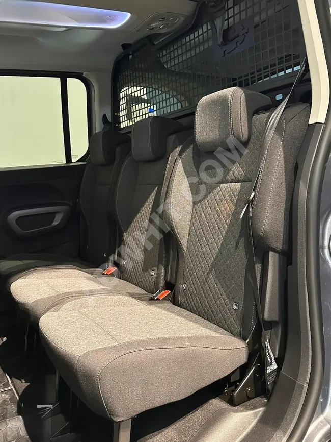 سيارة Opel Combo موديل 2024 جديدة - فتحة سقف - CarPlay