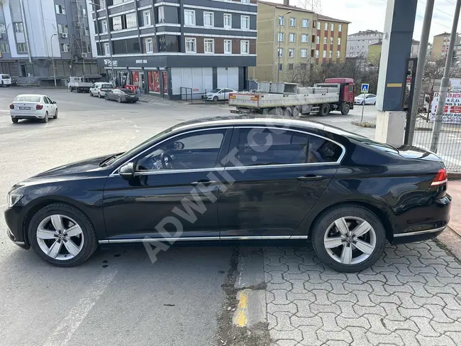 VOLKSWAGEN PASSAT with the option to pay in 12-month installments for credit card holders. Black color with beige exterior, no modifications, low mileage.