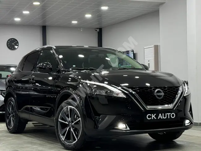 QASHQAI 1.3 DIG-T SKYPACK 2023 model with 31,000 km, panoramic glass roof.