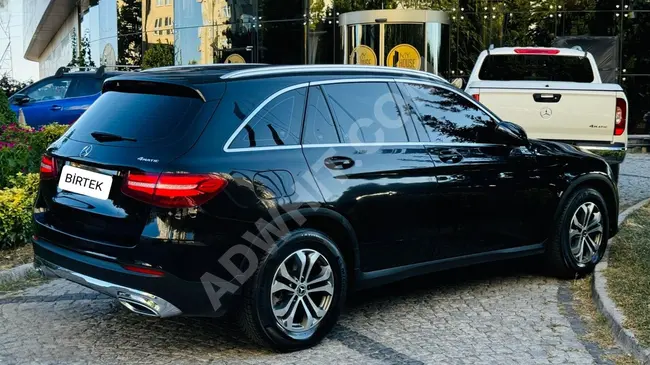 Mercedes - Benz GLC دون خدوش بدون طلاء وإمكانية   سداد تصل إلى 24 شهرًا