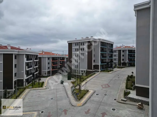 Kuzey ayazma'da iki bölümlü kiralık dükkan 64 metre²