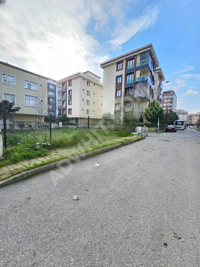 A residential plot measuring 203 square meters located on a corner in the ÇEKMEKÖY TAŞDELEN area.