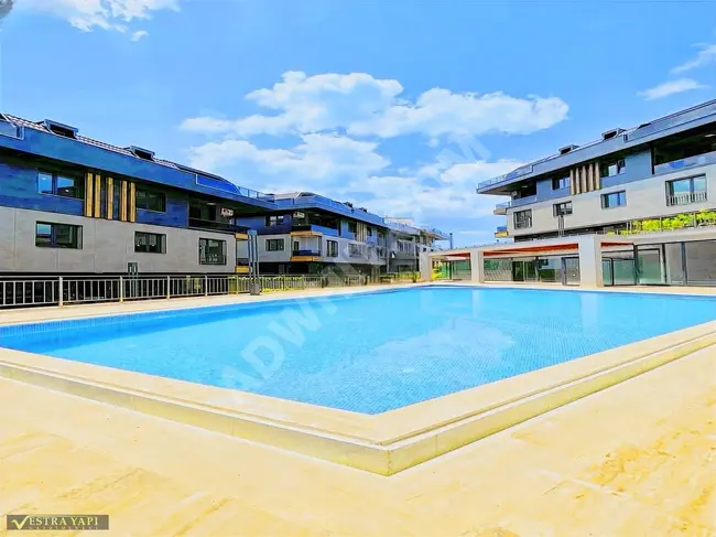 4+1 Villa in a Residential Complex in Beylikdüzü with Sea View!