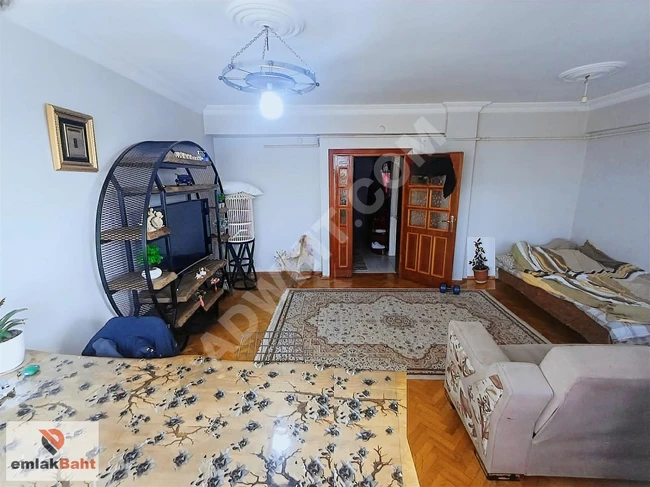 3+1 apartment with an area of 120 square meters on the fourth floor next to the covered market in FEVZİ ÇAKMAK neighborhood.