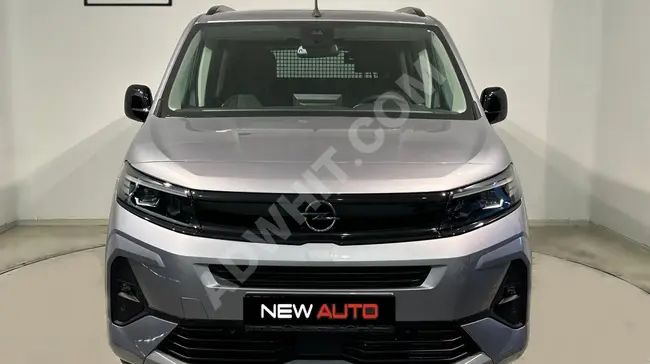 سيارة Opel Combo موديل 2024 جديدة - فتحة سقف - CarPlay