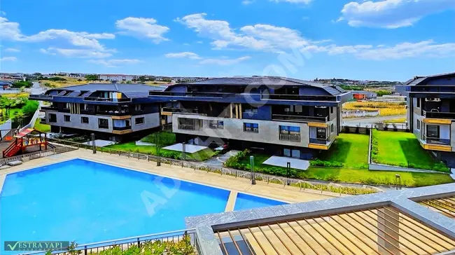 4+1 Villa in a Residential Complex in Beylikdüzü with Sea View!