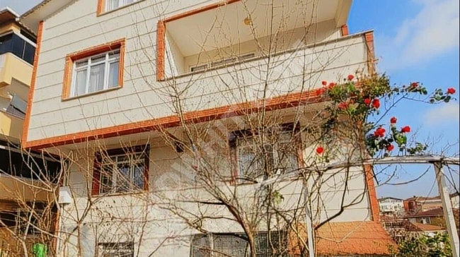 A 4-story building for sale in the ÇENGELDERE neighborhood