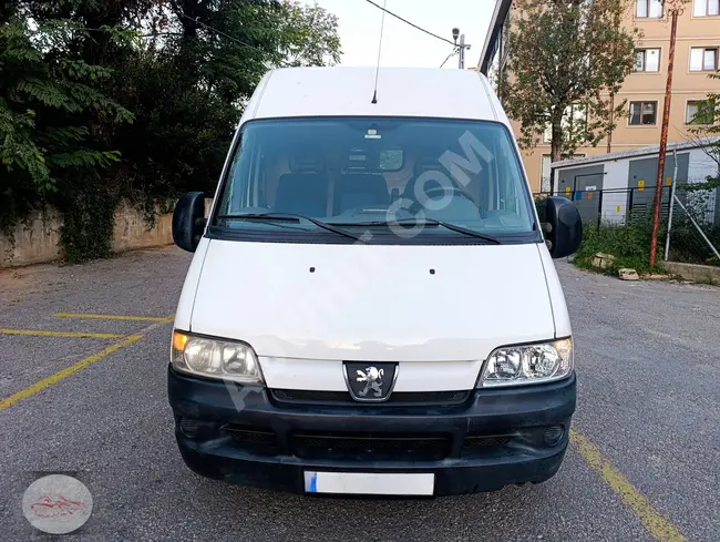 فان PEUGEOT BOXER 2.8 TDİ موديل 2004 - ديزل 13 متر مكعب بمسافة 180 ألف كم