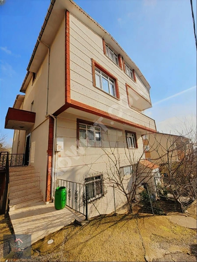 A 4-story building for sale in the ÇENGELDERE neighborhood